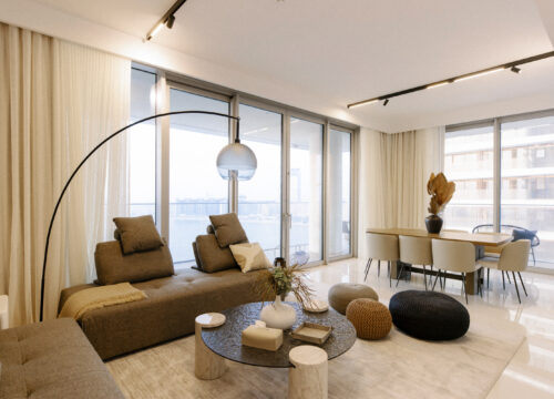 Luxurious 3BD Haven with Sweeping Water Views