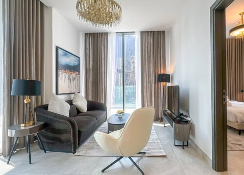 Modern & Cozy 1BR in Business Bay | Pool View