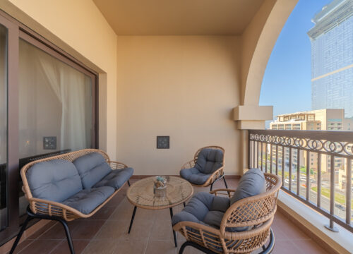 Modern 1BR in Vibrant Fairmont North Residence